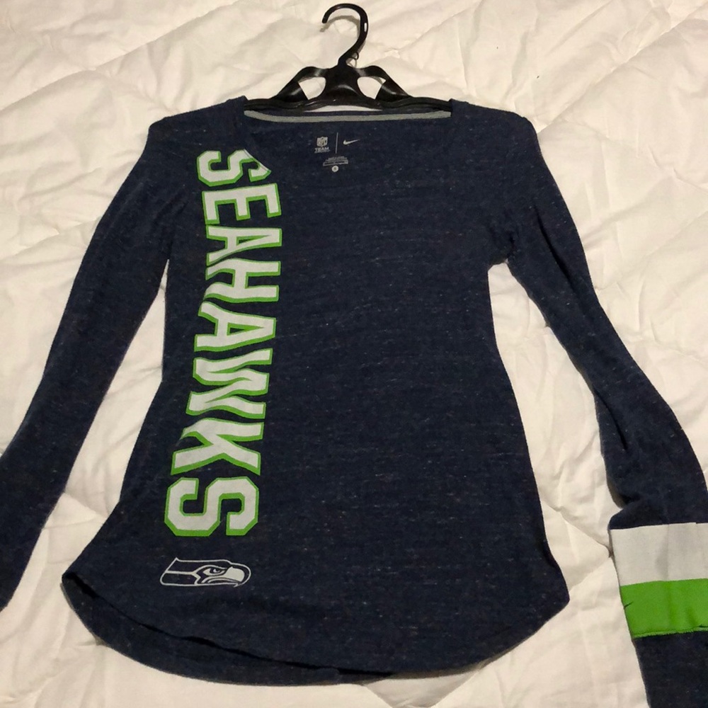 Crew neck Seahawks long sleeve fitted shirt